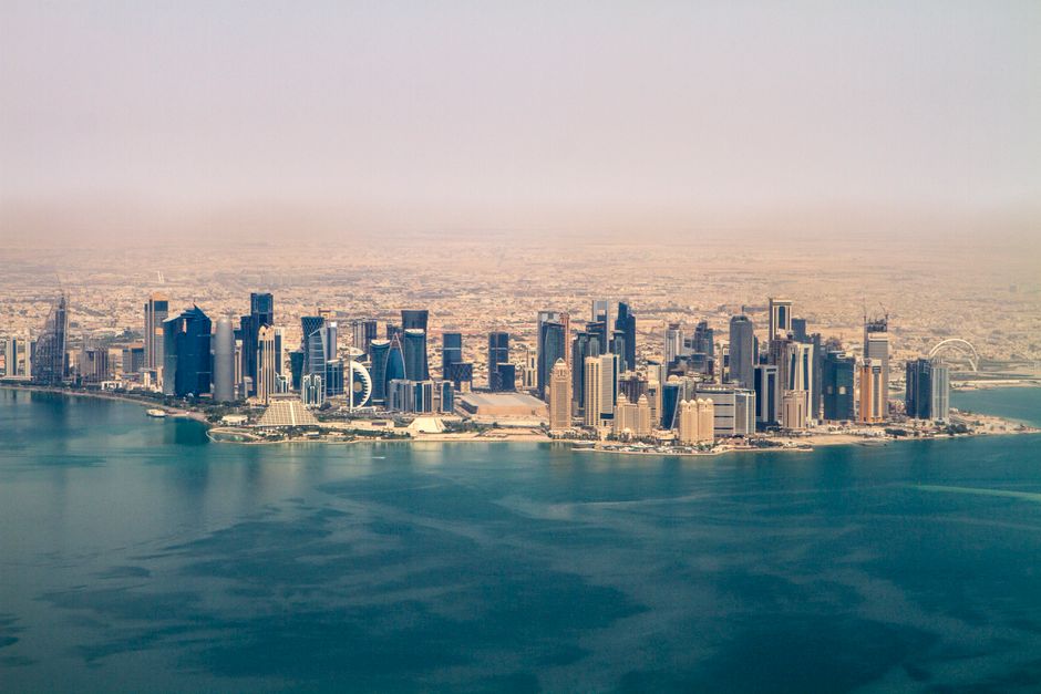 متطلبات الهجرة إلى قطر 2026: الدليل الشامل للعمل والإقامة
