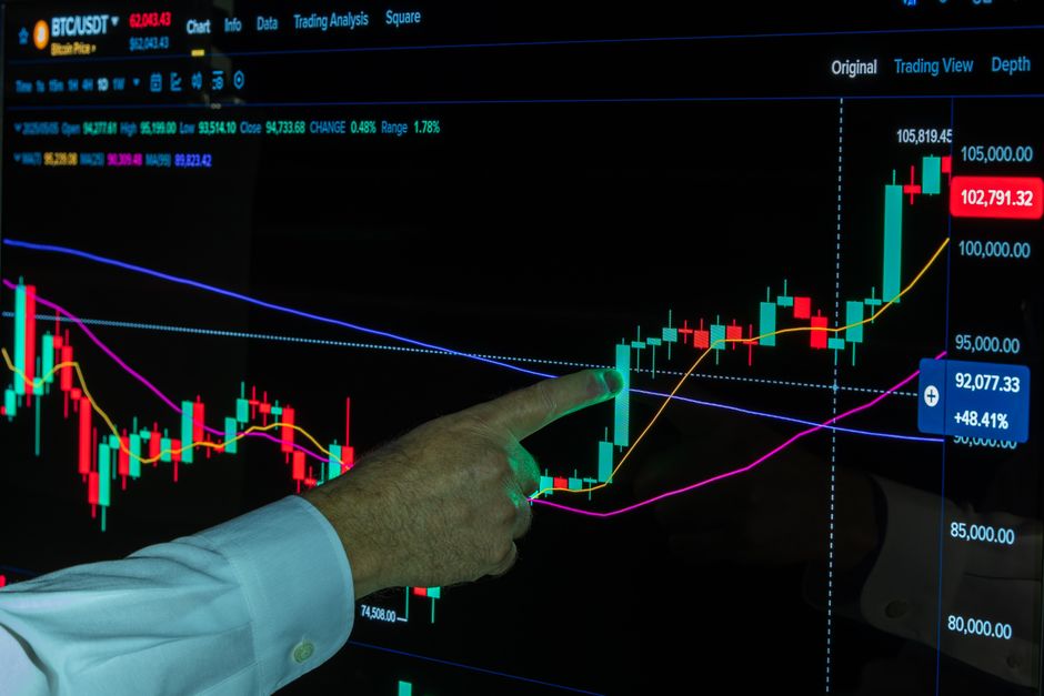 أفضل الفرص الاستثمارية في القطاع التكنولوجي السعودي 2026