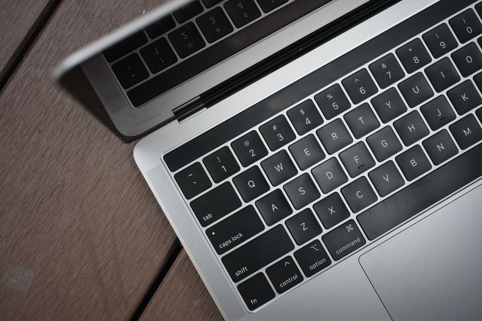 Surface Pro Keyboard (11th Edition) EP2-00437 Review