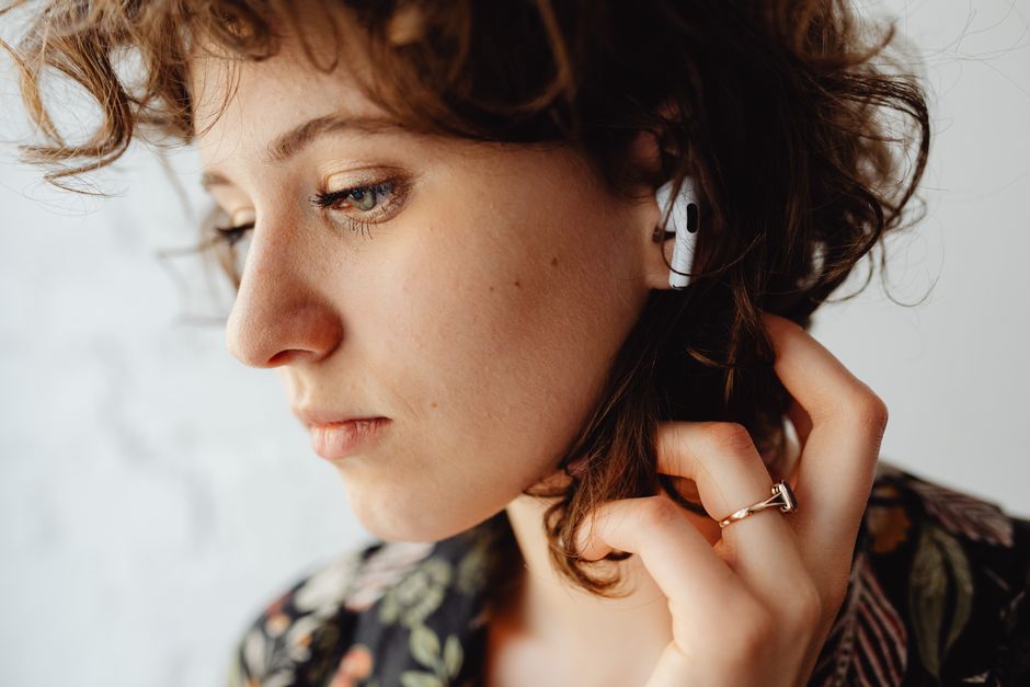 Moto Buds XT2443-1 Wireless Earphone Review: ANC, Dolby Atmos &#038; More