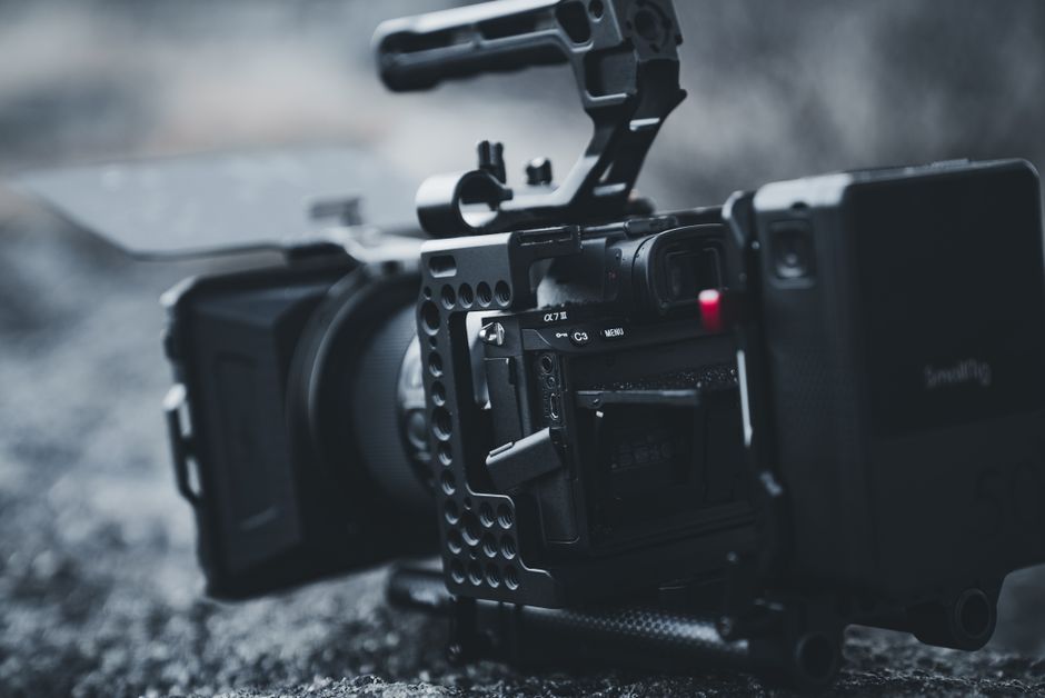 SmallRig Full Cage for Sony Alpha 7 Series (Model 3667B) Review