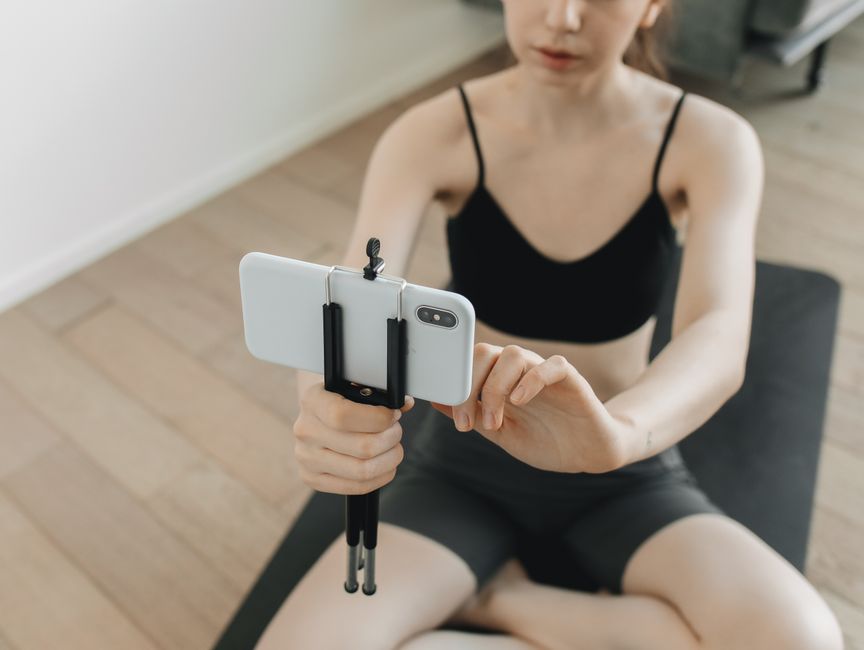 70-Inch Cell Phone Selfie Stick Tripod LP680 Review