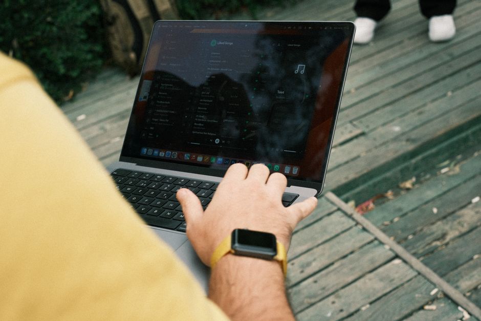 I8 Wireless RC-Keyboard With Touchpad Black (Model 2339453) &#8211; A Comprehensive Review