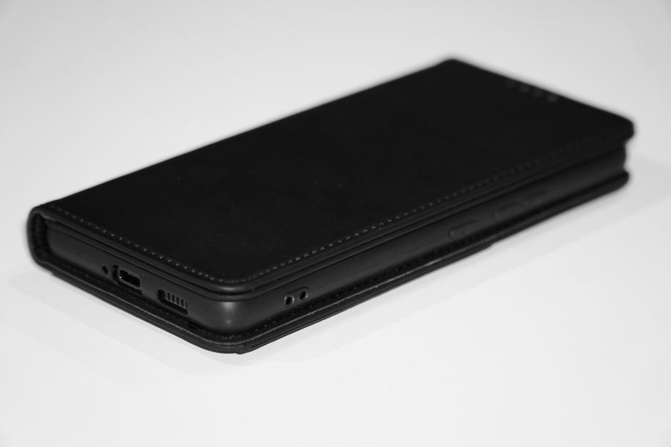 Samsung Galaxy S23 Ultra Case (FA ZFC176) Review: Slim, Protective, and Stylish?