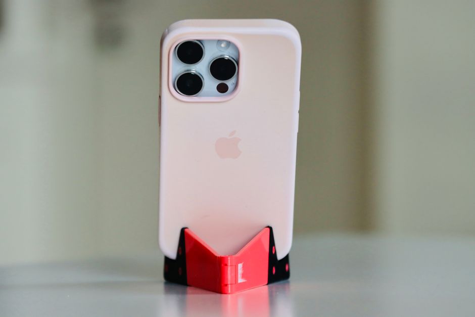 Protective Case Cover For APPLE IPHONE 13 LIQUID SILICON RED (LS13R001) Review