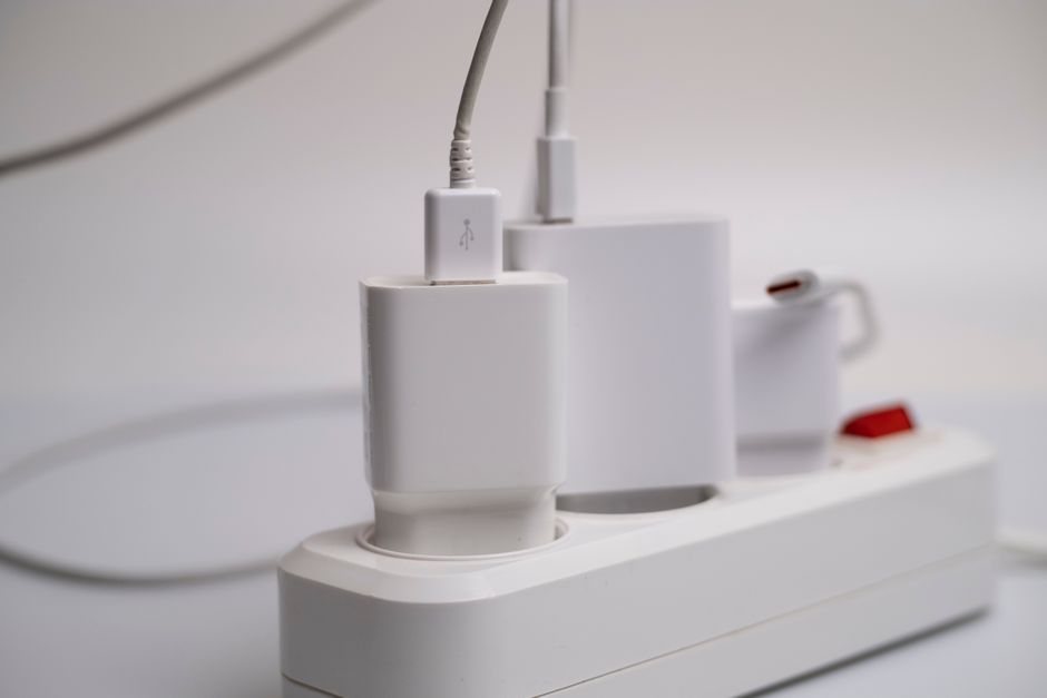 Anker 735 Charger (GaNPrime 65W) A2668211 Review: Powerful &#038; Efficient?