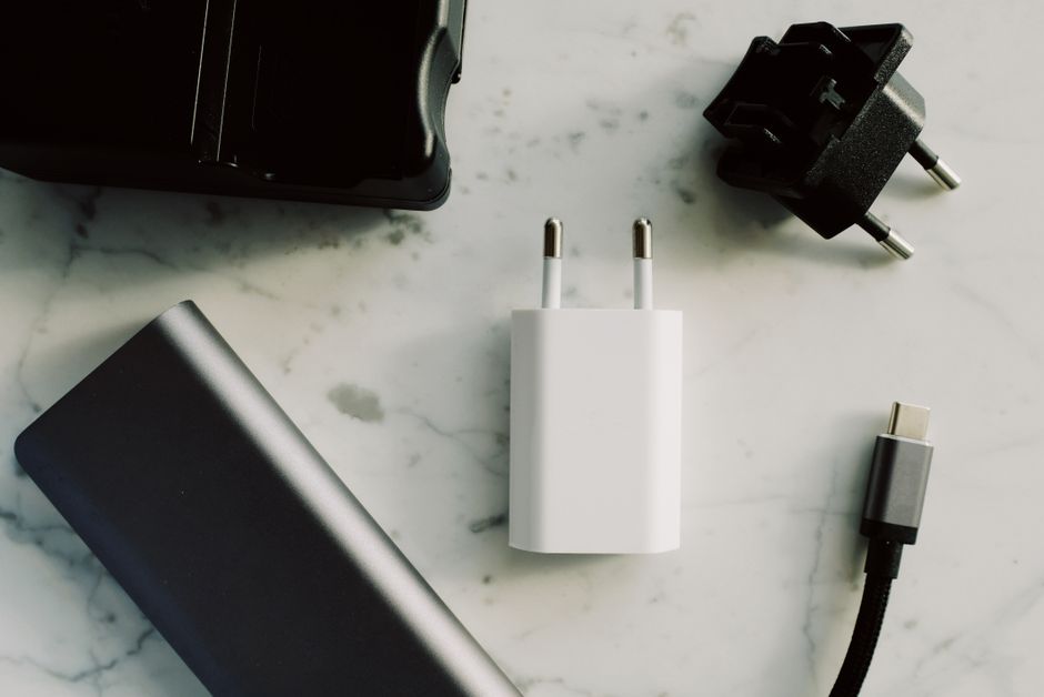 Baseus Crystal Shine Series CAJY000203 USB-C to Lightning Cable Review (1.2M) &#8211; 20W Fast Charging