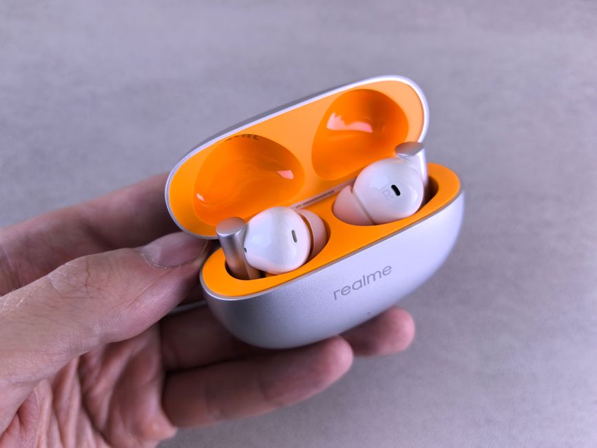 Realme Buds Air 3 RMA2105 Review: 30-Hour Playtime &#038; Active Noise Cancellation