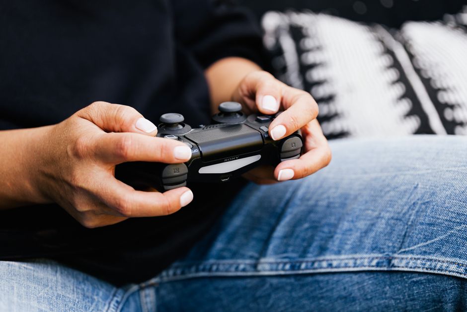 Wired Illuminated Compact Controller for PlayStation 4 (628-TYG-315 / SLEH-00467) Review