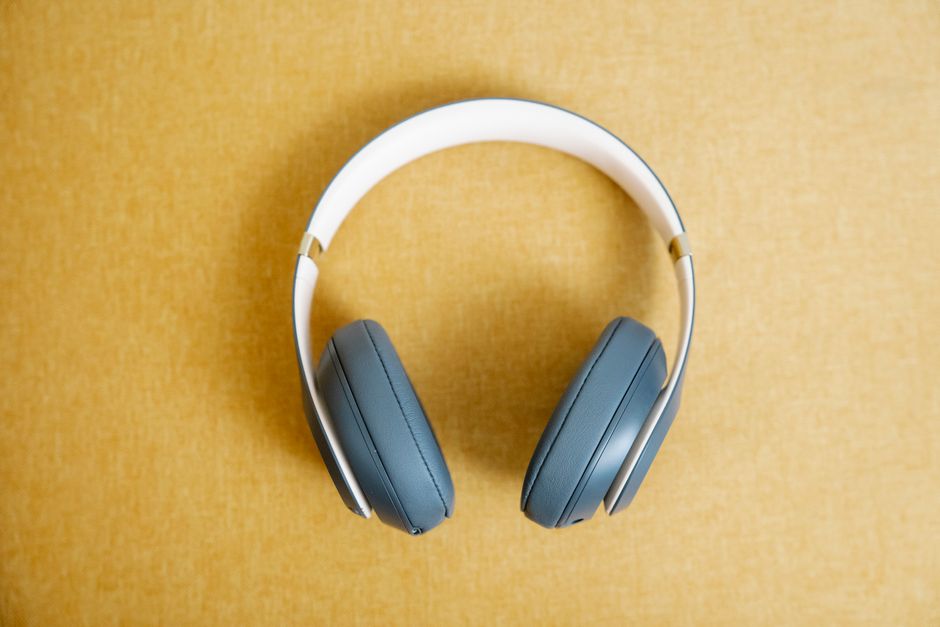 P9 Bluetooth Wireless Headset Over-Ear Headphone With Mic Red Review
