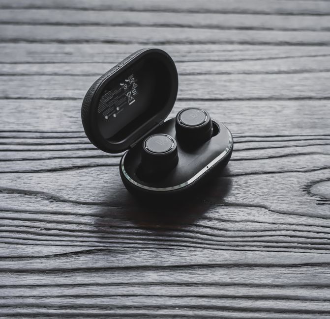 Wave Buds (JBLWBUDSBLK) True Wireless Earbuds Review: Deep Bass &#038; Long Battery Life?