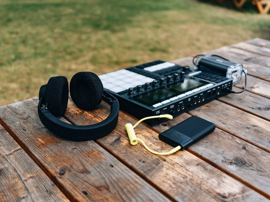 Neckband Pro (B166, B164) Review: Ultra Bass, Noise Cancellation &#038; 37-Hour Playback