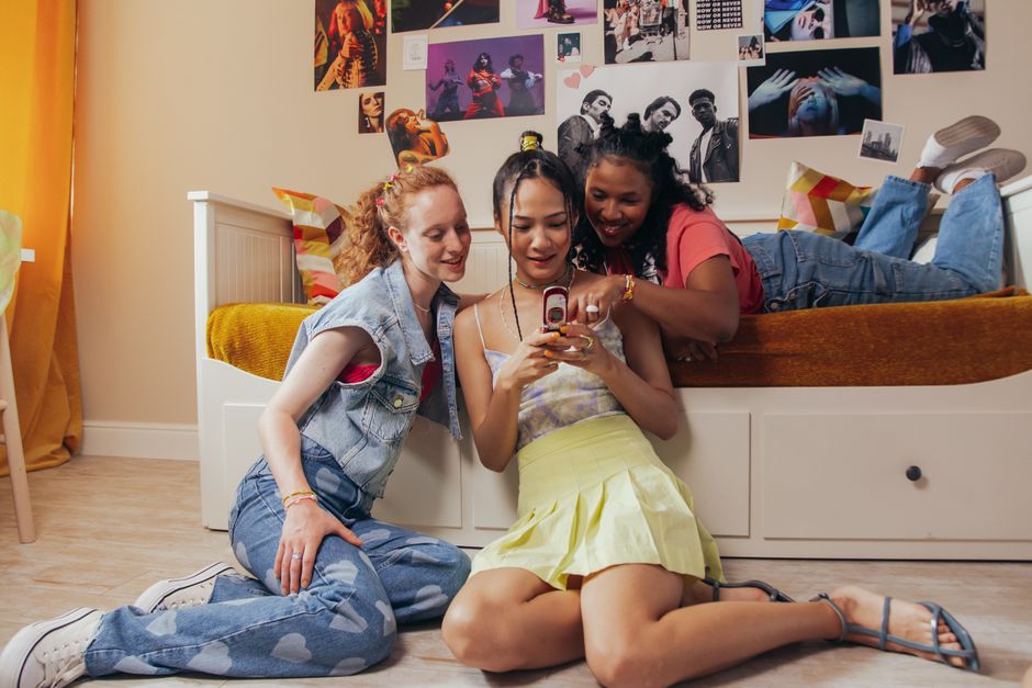 Barbie Phone TA-1681 DS Review: A Chic and Fun 4G Flip Phone