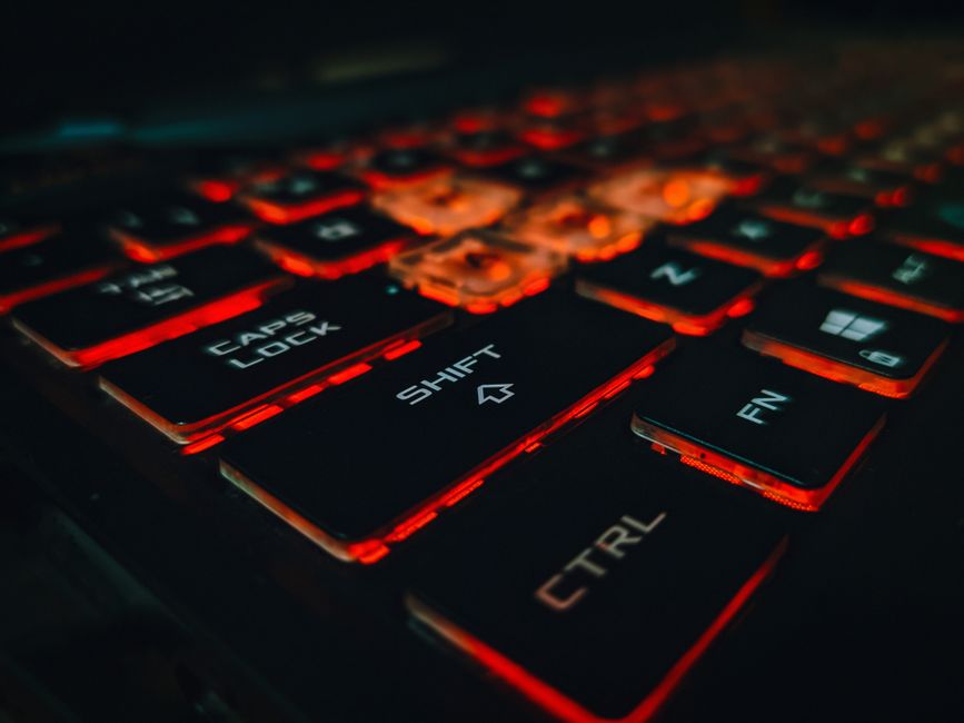 MACHENIKE K500-B61 61 Keys Wired Gaming Keyboard Review: Hot-Swappable Blue Switch RGB Backlit