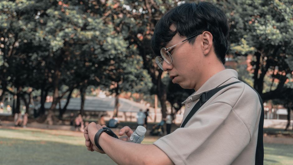 Korean Brand Smart Watch Y5 (PrismWatch -Y5) Review: A Comprehensive Look